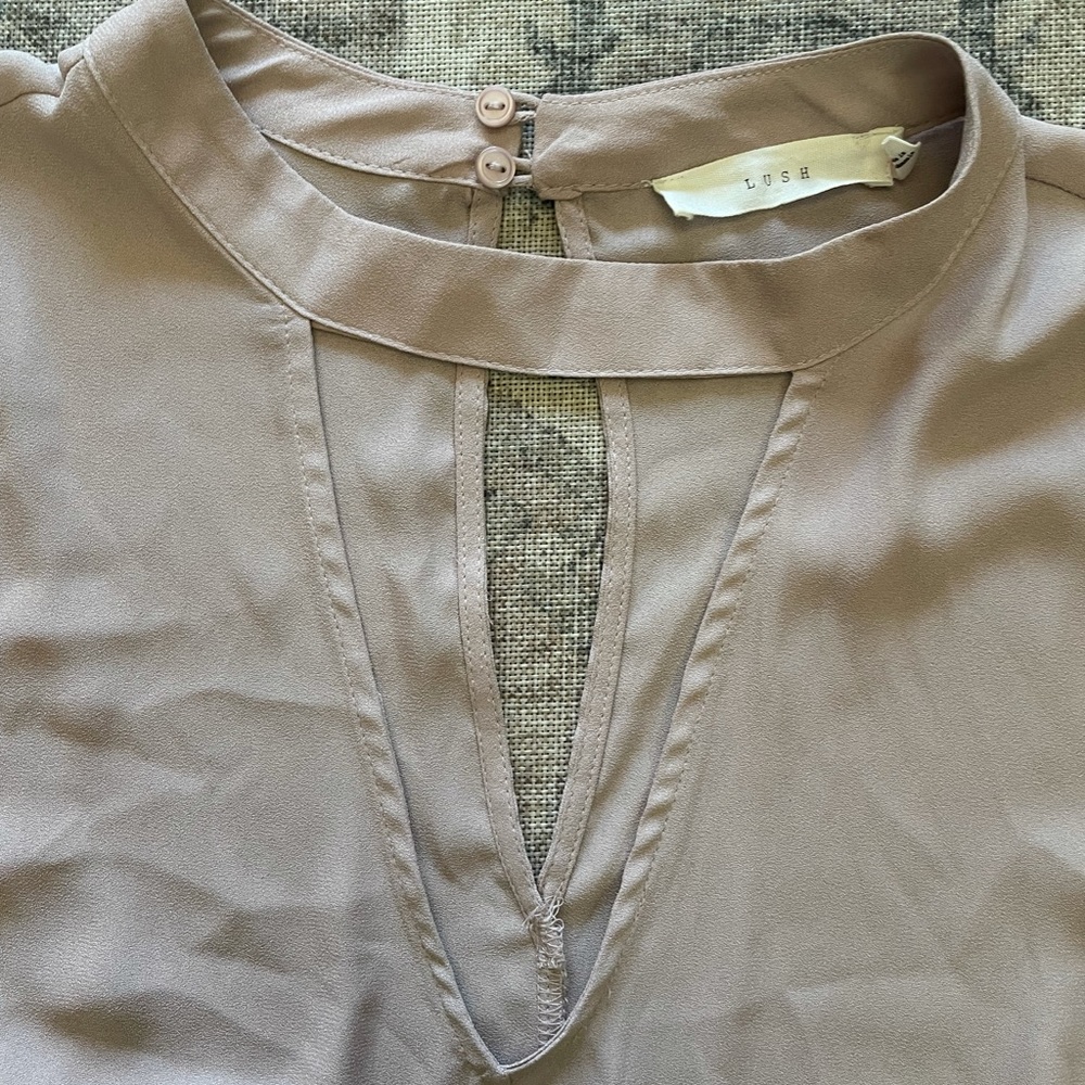 Lush V Neck Cut Out Long Sleeve Top - Picture 2 of 5